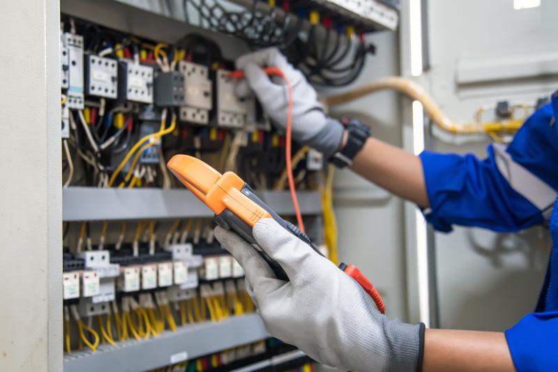 Quels critères privilégier pour une installation électrique sécurisée et durable ?