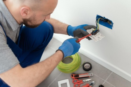 Mise aux normes électriques, pourquoi est-ce indispensable pour votre logement ?